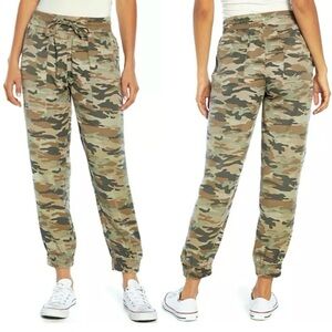Women’s XL Gap Camouflage Jogger Pants Pull On Elastic Waist Drawstring